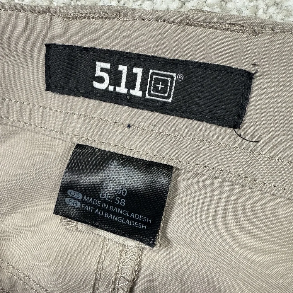 5.11 Tactical Shorts Mens Size 42 Tan Beige Flex Stretch Golf Hiking‎ 73351